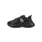 MLB Fast Ball Classic Monogram New York Yankees Sneakers W03