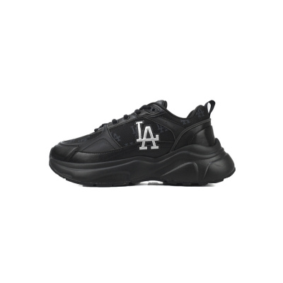 MLB Fast Ball Classic Monogram New York Yankees Sneakers W03 01