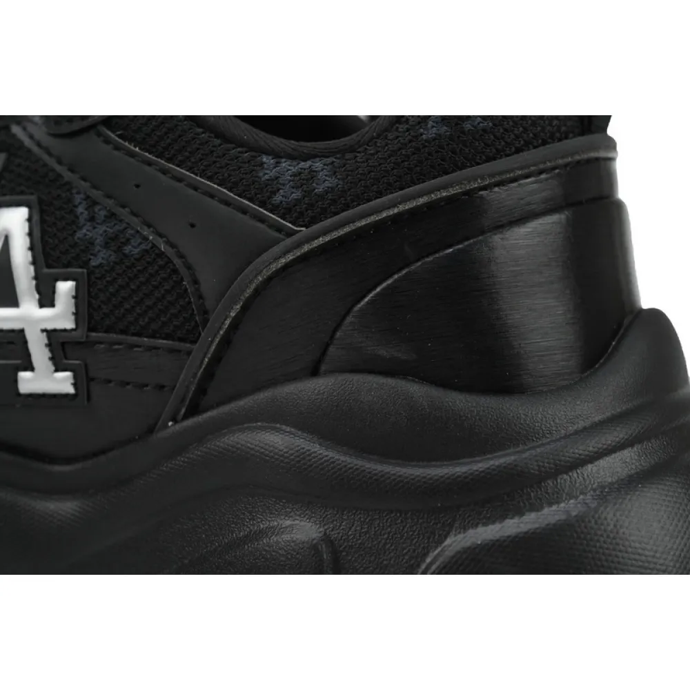 MLB Fast Ball Classic Monogram New York Yankees Sneakers W03