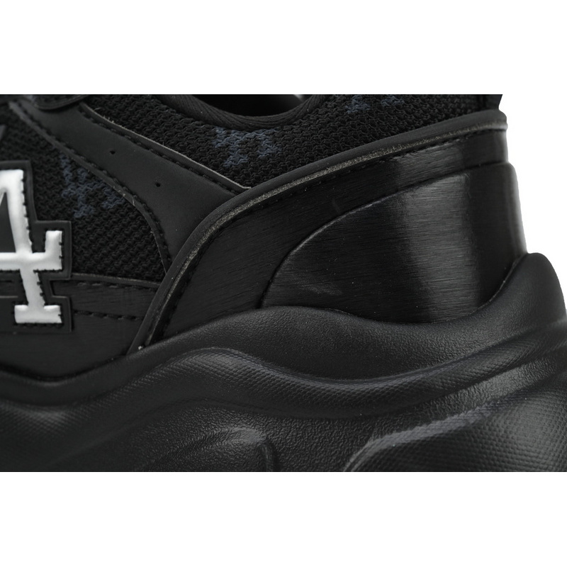 MLB Fast Ball Classic Monogram New York Yankees Sneakers W03