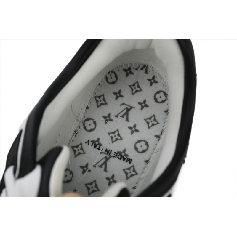 Louis Vuitton Trainer Black White (Show)