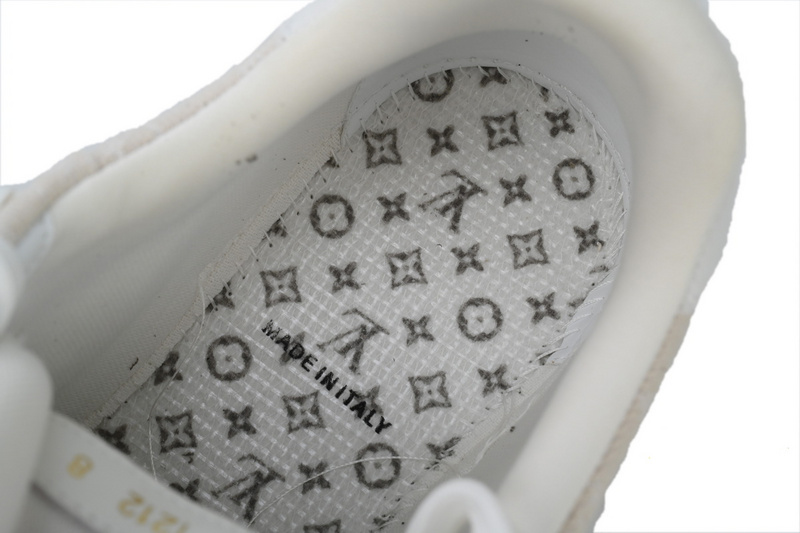 Louis Vuitton Trainer Beige 