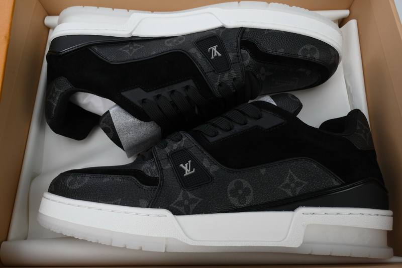 Louis Vuitton Trainer Triple Black