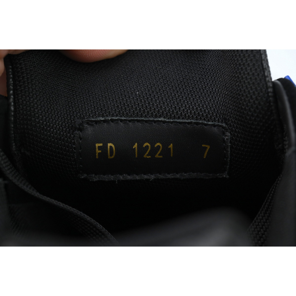Louis Vuitton Trainer Triple Black