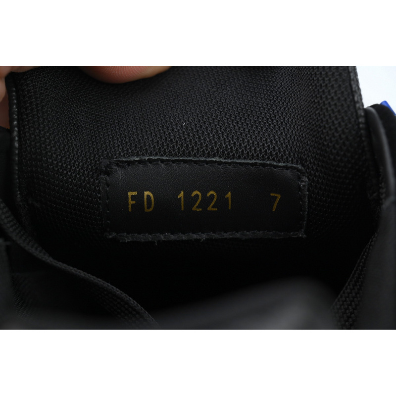 Louis Vuitton Trainer Triple Black