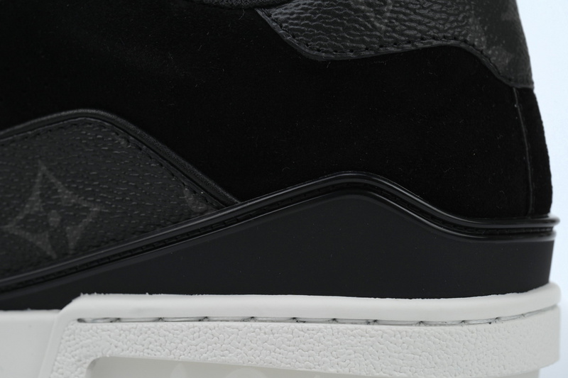Louis Vuitton Trainer Triple Black