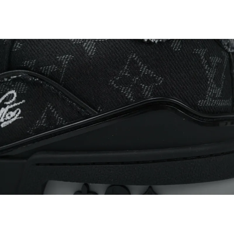 Louis Vuitton Trainer Black