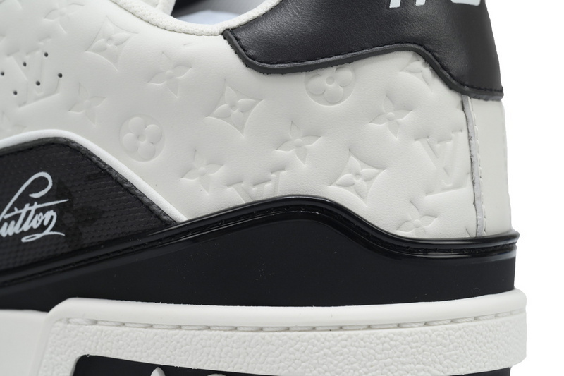 Louis Vuitton Trainer Black White