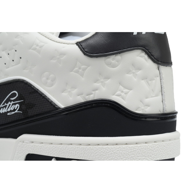Louis Vuitton Trainer Black White