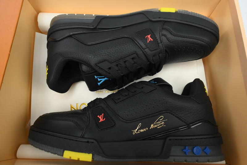 Louis Vuitton Trainer Black 