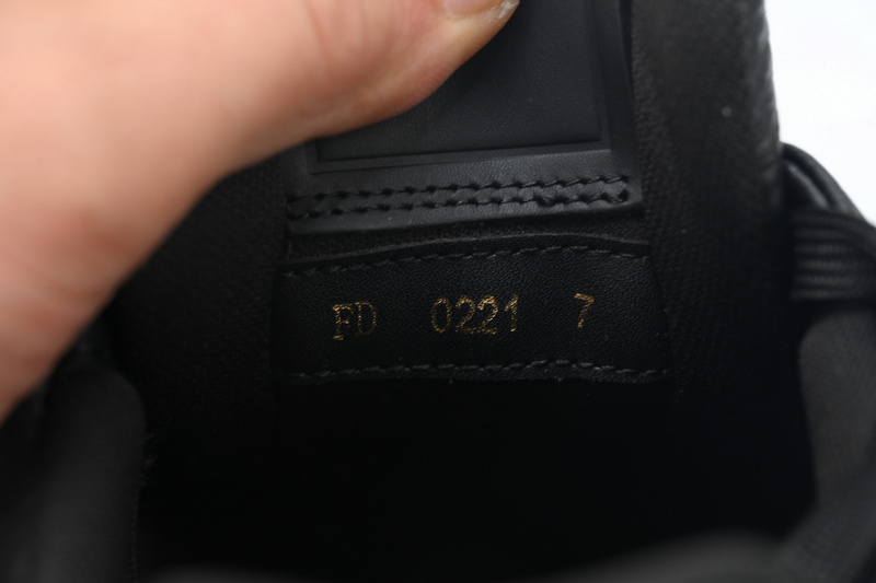 Louis Vuitton Trainer Black 