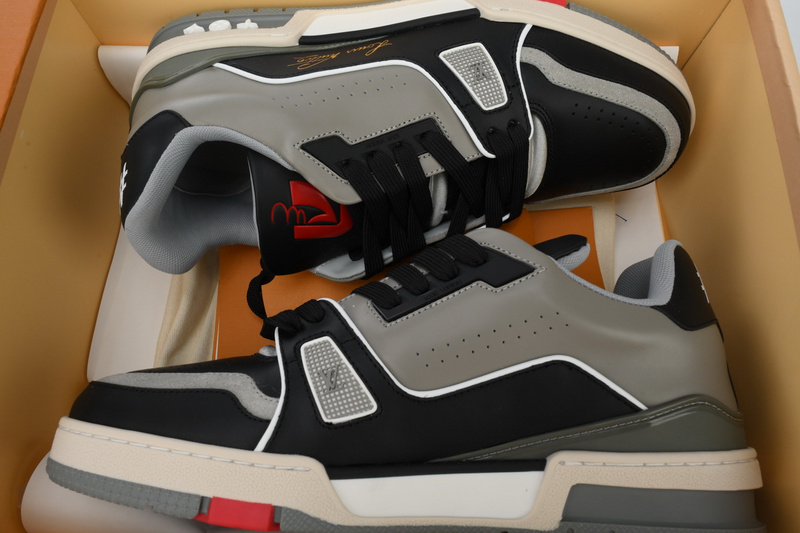 Louis Vuitton Trainer Grey Black