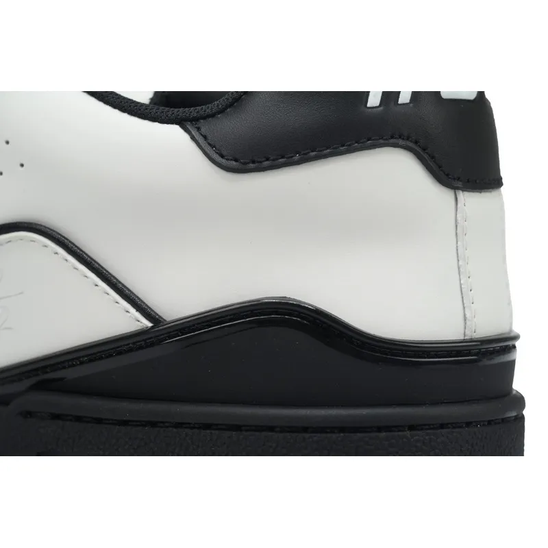 Louis Vuitton Trainer White
