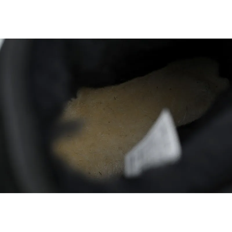 UGG Mid Black