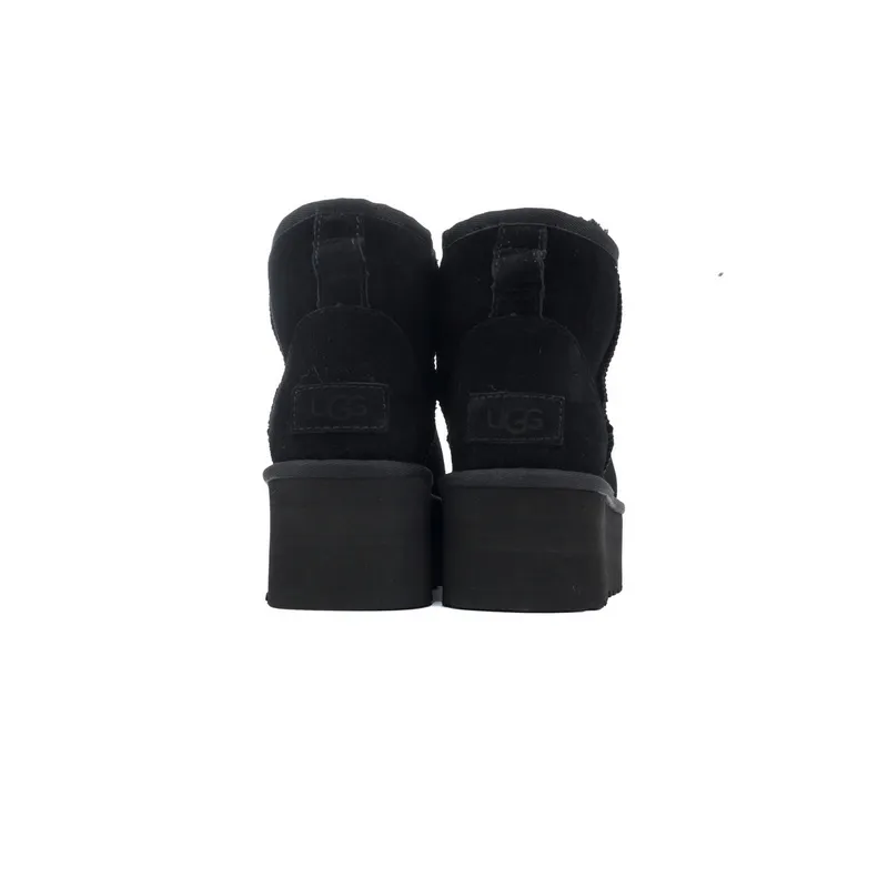 UGG Mid Black