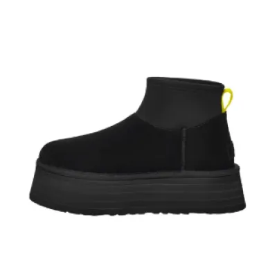 UGG Black 002 01