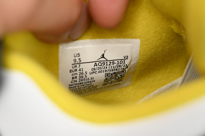 PB Bacth  AIR JORDAN 4 VIVID SULFUR