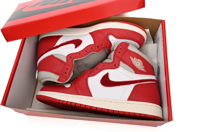 Q3 Air Jordan 1 High OG WMNS “Chenille”