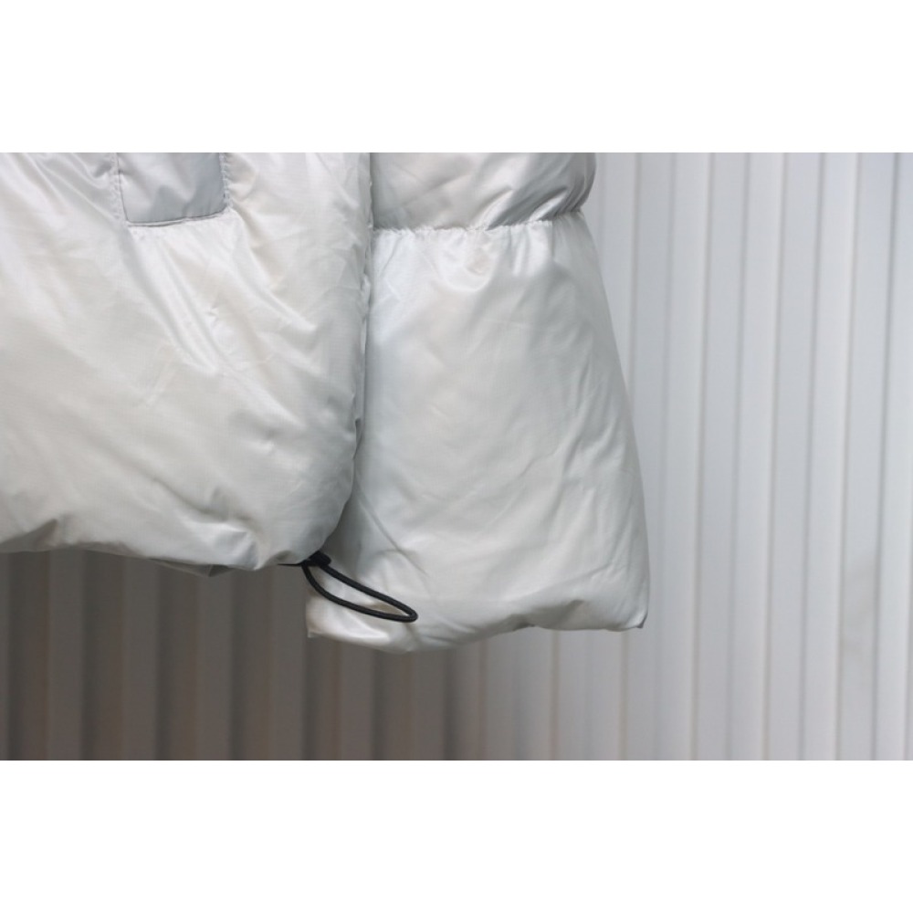  Canada Goose white