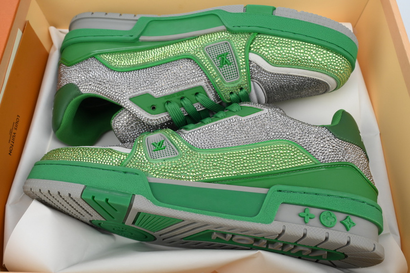 Louis Vuitton Trainer green gray diamond