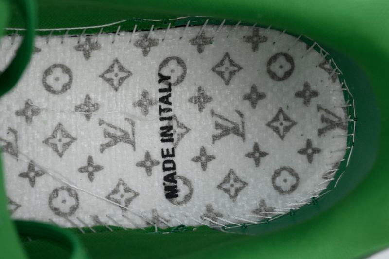Louis Vuitton Trainer green gray diamond