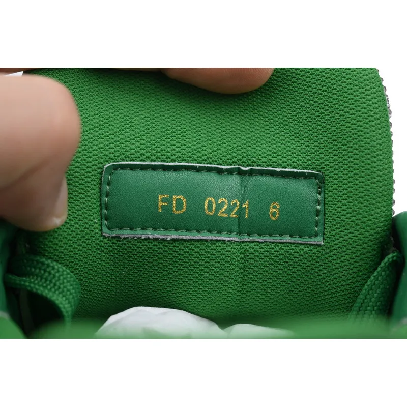 Louis Vuitton Trainer green gray diamond