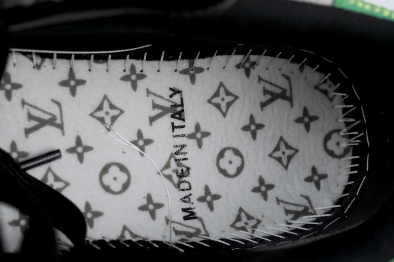 Louis Vuitton Trainer green black diamond