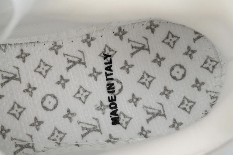 Louis Vuitton Trainer white green diamond