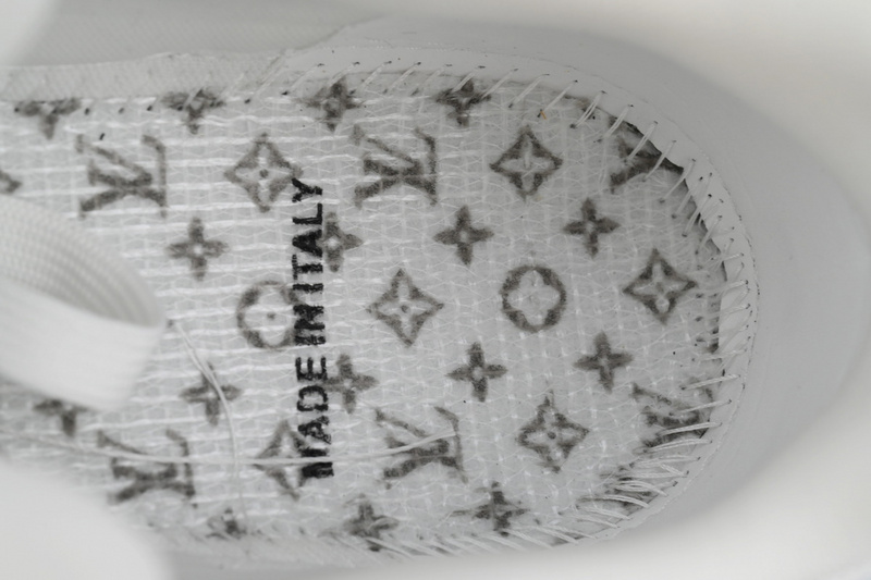 Louis Vuitton Trainer white black diamond