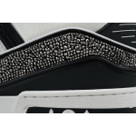 Louis Vuitton Trainer white black diamond