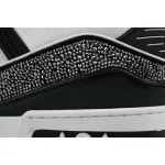 Louis Vuitton Trainer white black diamond
