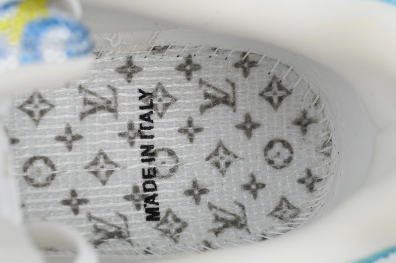 Louis Vuitton Trainer White blue camouflage diamond