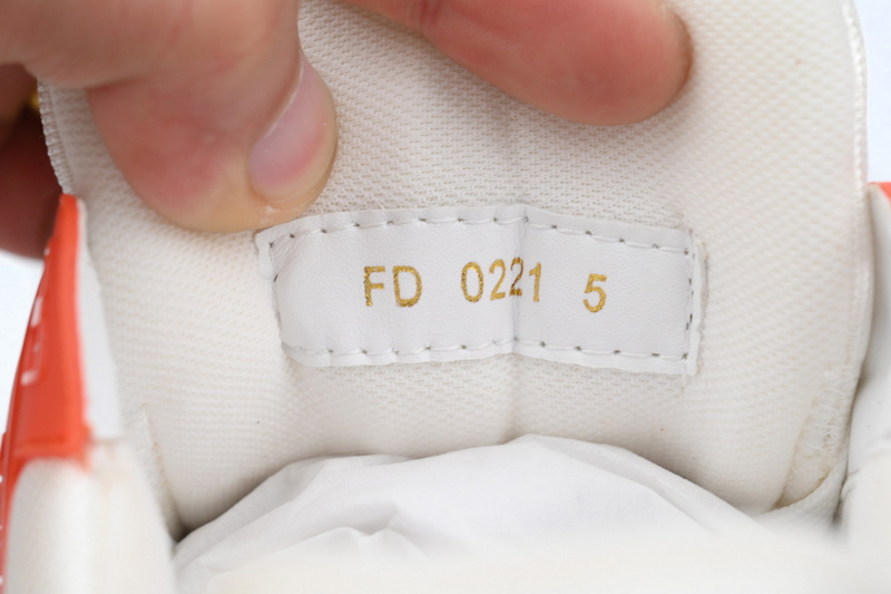 Louis Vuitton Trainer Orange Whitel diamond