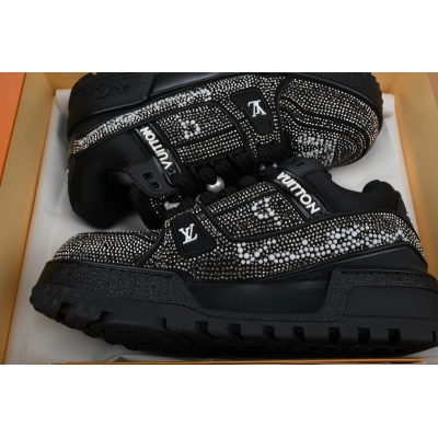 LOUIS VUITTON Trainer All black diamond face 02