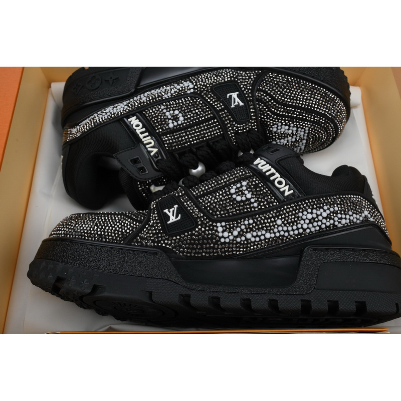 LOUIS VUITTON Trainer All black diamond face