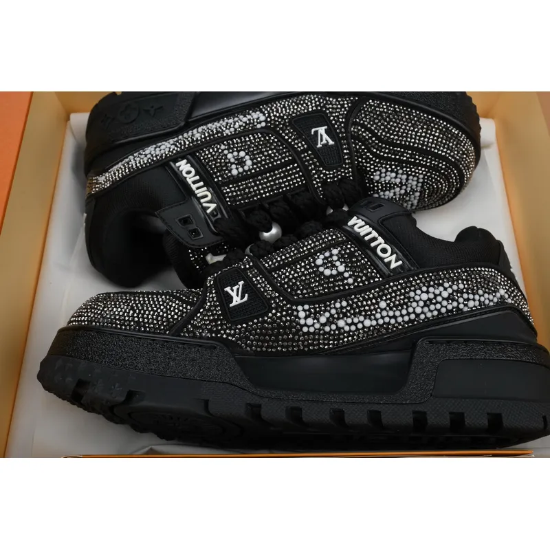 LOUIS VUITTON Trainer All black diamond face