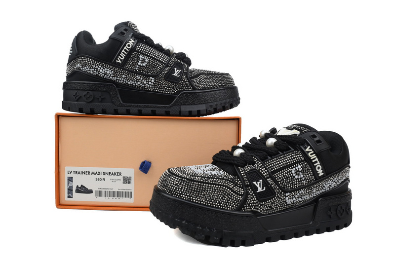 LOUIS VUITTON Trainer All black diamond face
