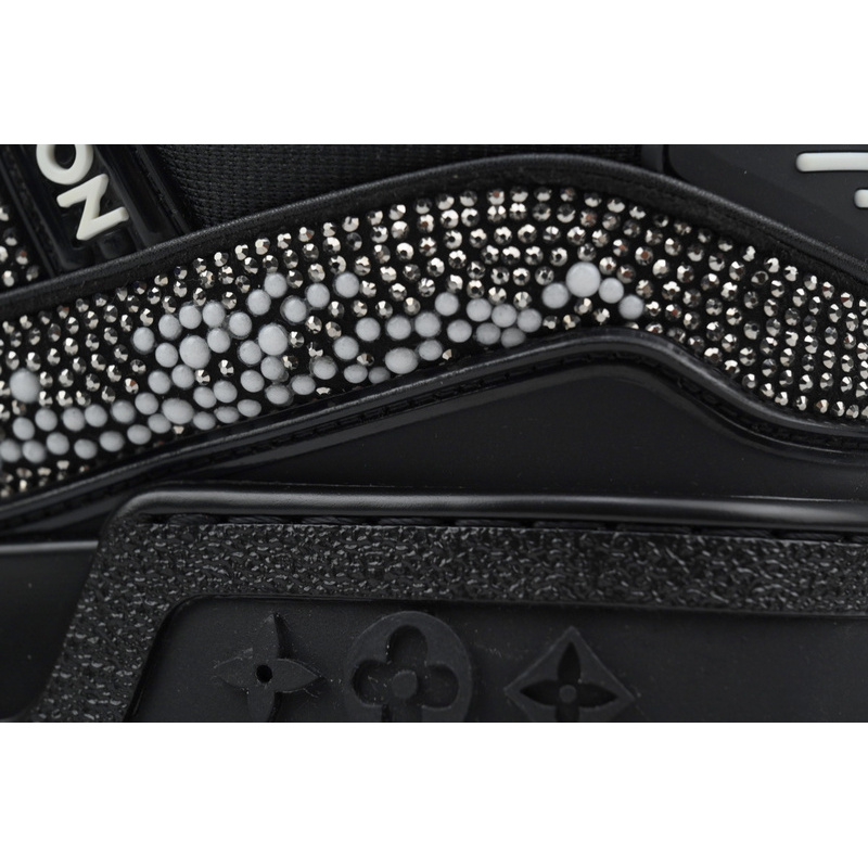 LOUIS VUITTON Trainer All black diamond face