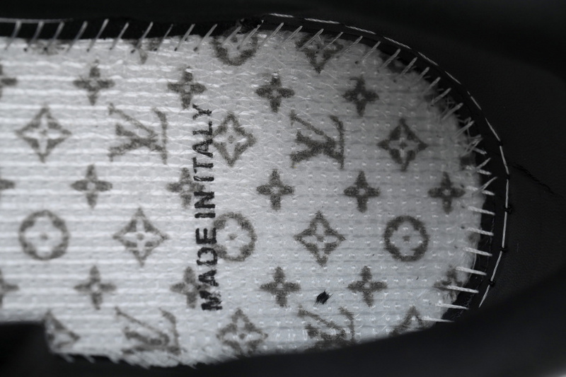 Louis Vuitton Trainer Black Silver Diamond