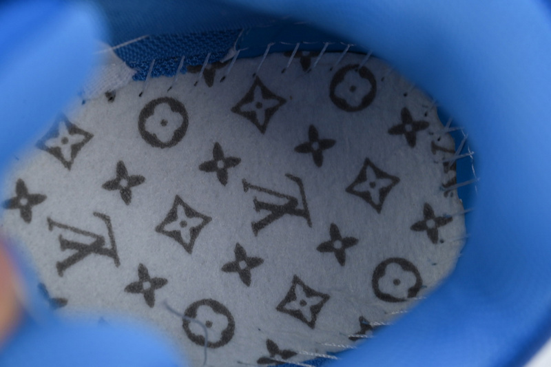 LOUIS VUITTON Trainer Deep blue diamond face