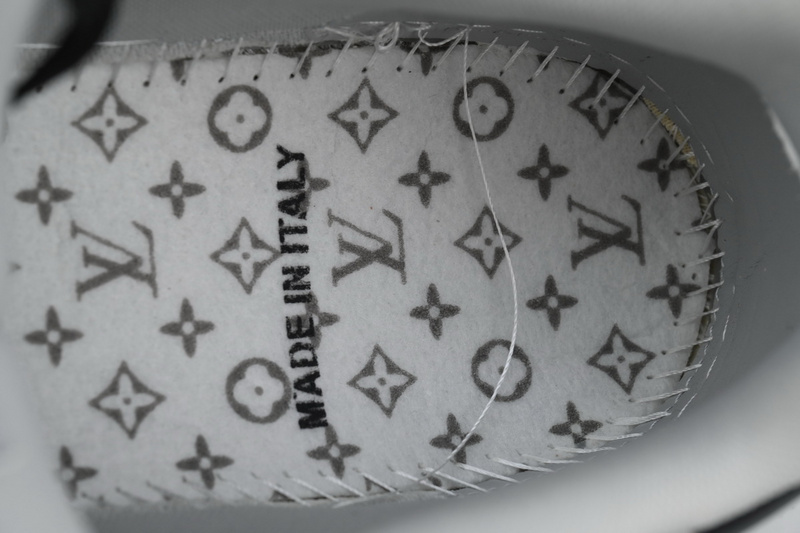 Louis Vuitton Trainer Gray Black Diamond