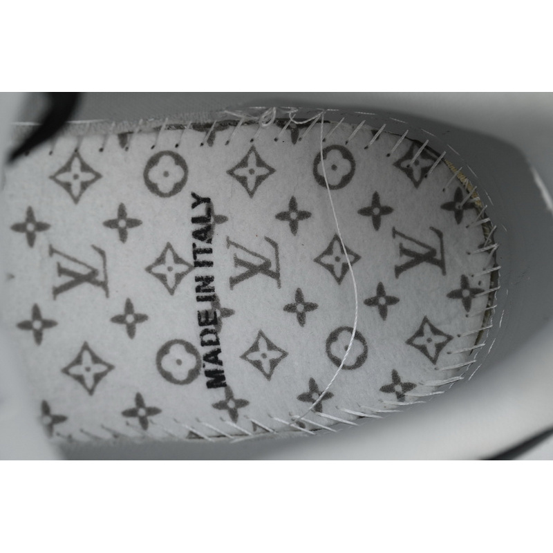 Louis Vuitton Trainer Gray Black Diamond
