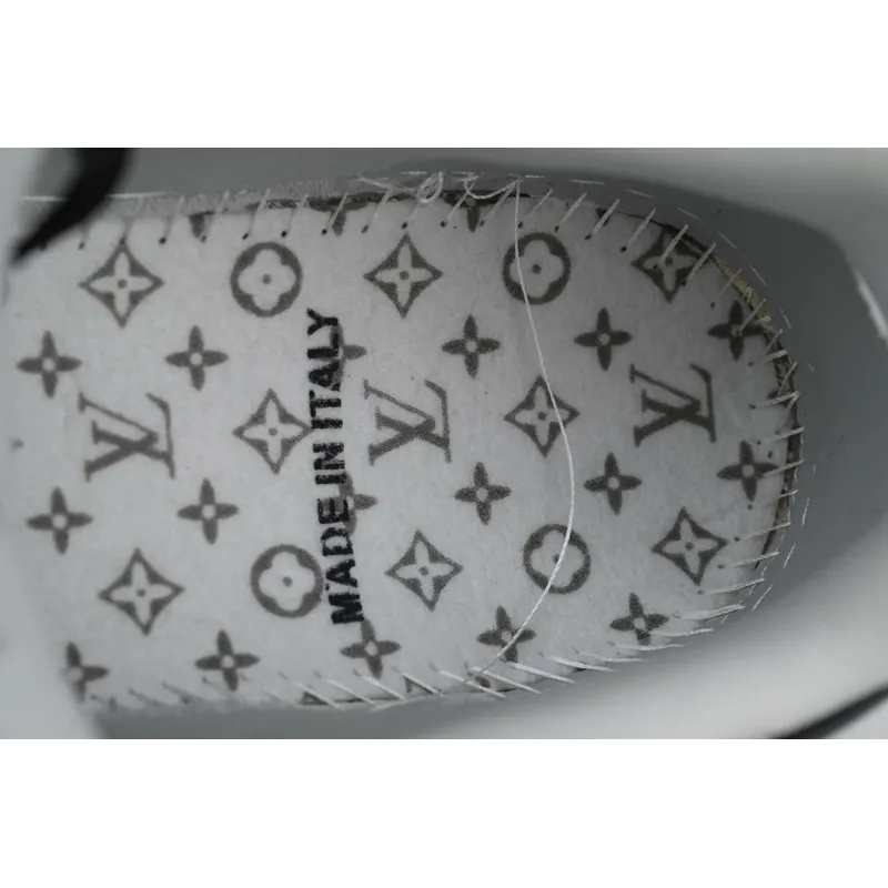 Louis Vuitton Trainer Gray Black Diamond