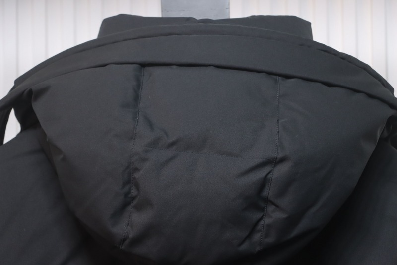 AMI Heart Shape Short Down Jacket Black