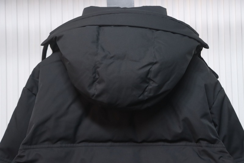 AMI Heart Shape Short Down Jacket Black