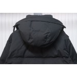 AMI Heart Shape Short Down Jacket Black