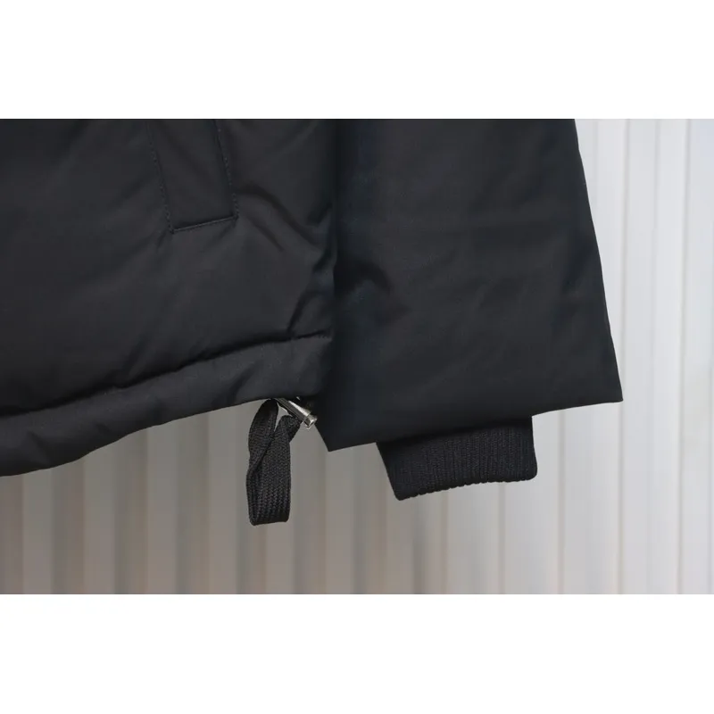 AMI Heart Shape Short Down Jacket Black
