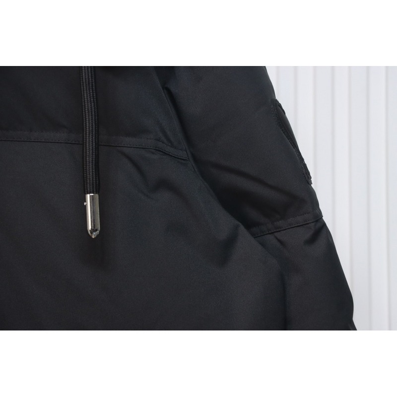AMI Heart Shape Short Down Jacket Black