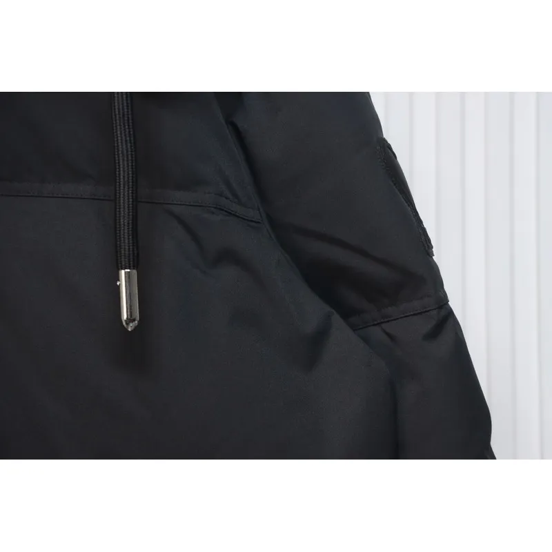 AMI Heart Shape Short Down Jacket Black