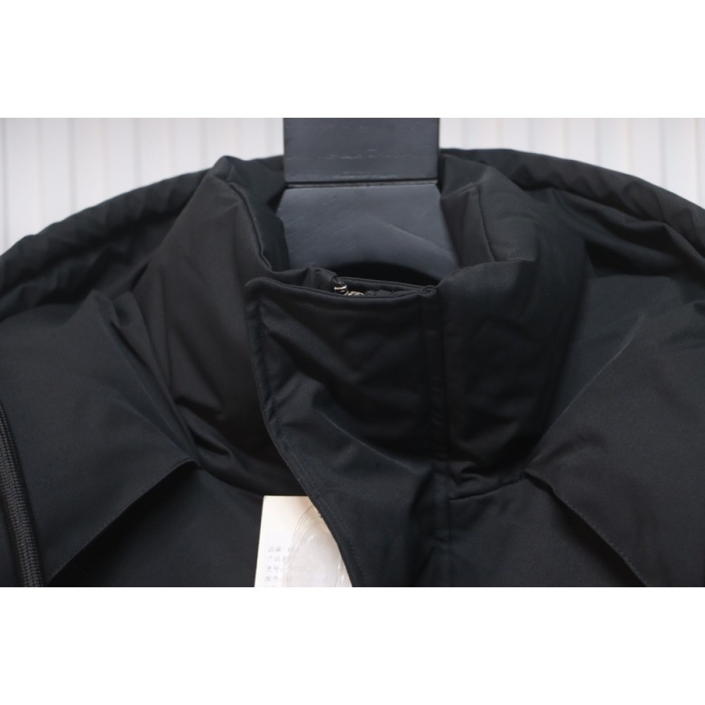 AMI Heart Shape Short Down Jacket Black